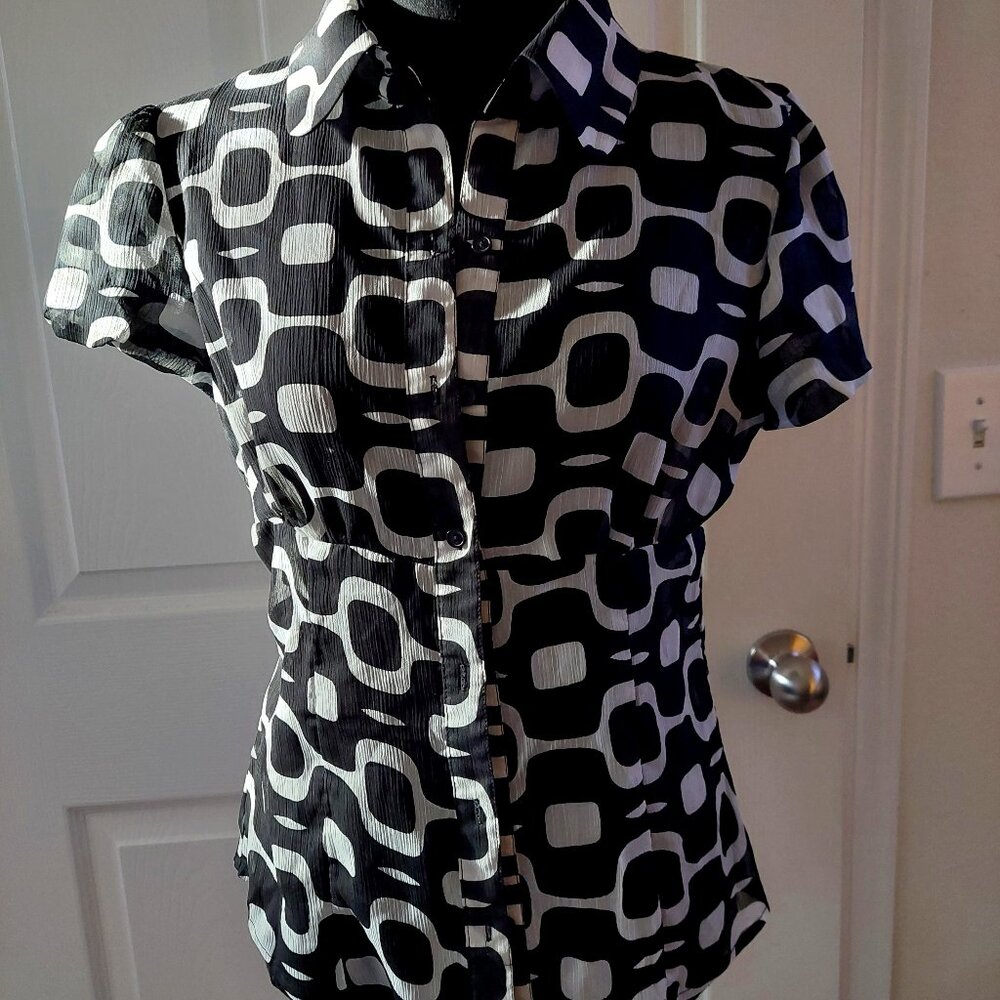 Black & White Sheer Geo Retro Pattern Blouse~ Sz L.